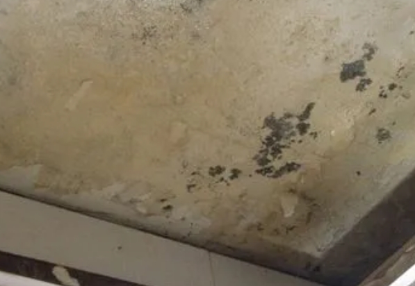 宜昌阳台漏水维修公司分享下宜昌卫生间渗水维修需要注意哪些问题。